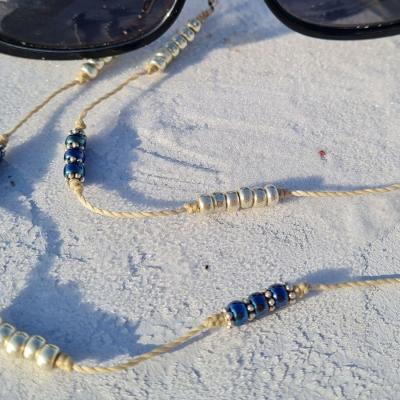 Chaîne de lunettes LLOSETA vanille, bleu et argent